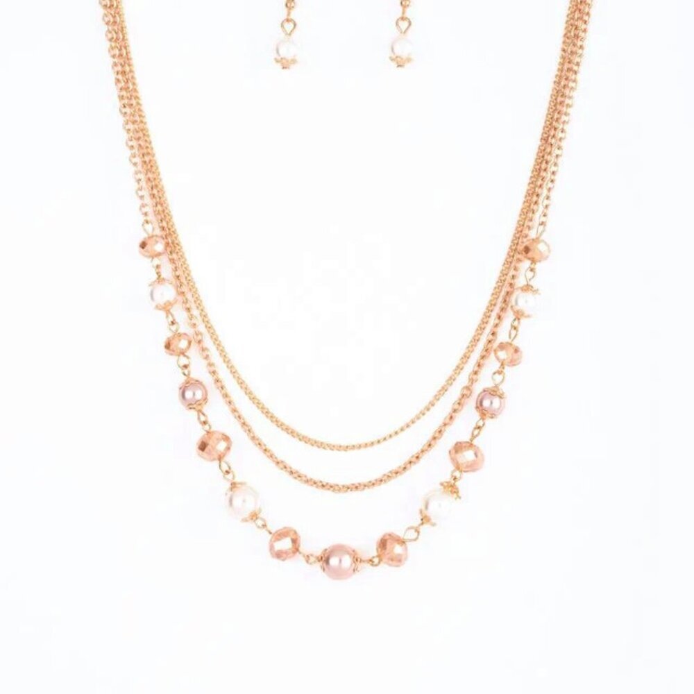 Paparazzi Jewelry Accessories - Tour de Demure - Gold Necklace - Vintage - Picture 2 of 6